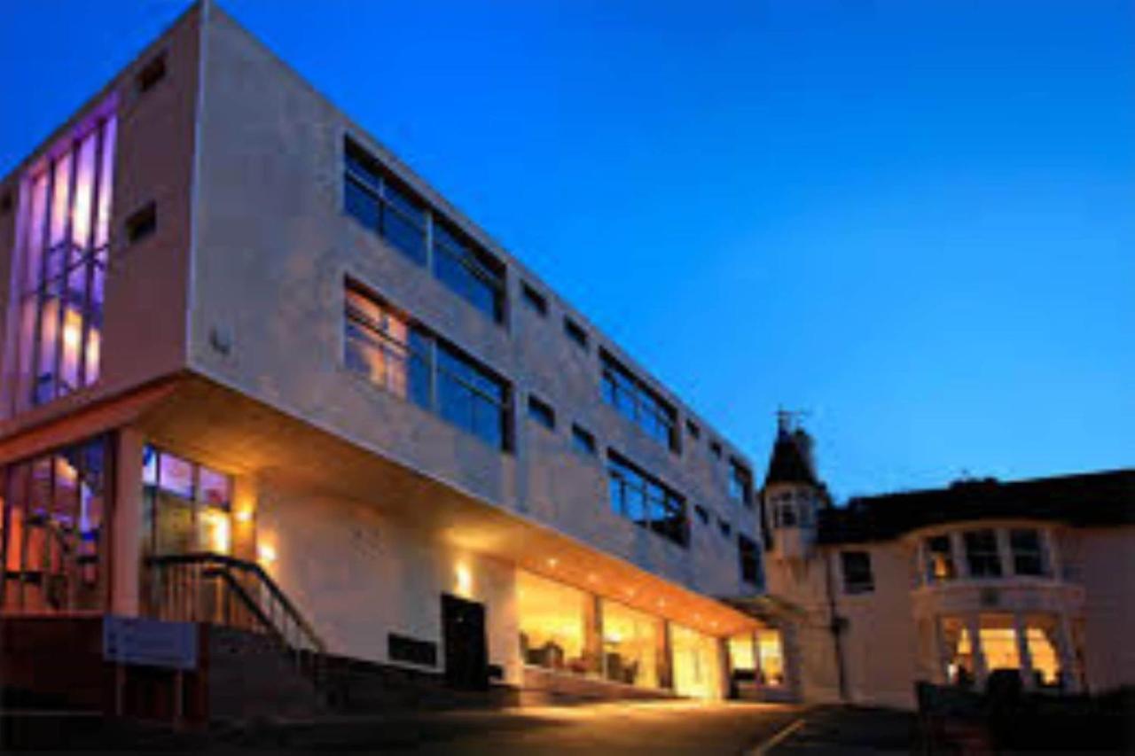ניוקאסל אנדר ליים Oyo Clayton Lodge מראה חיצוני תמונה