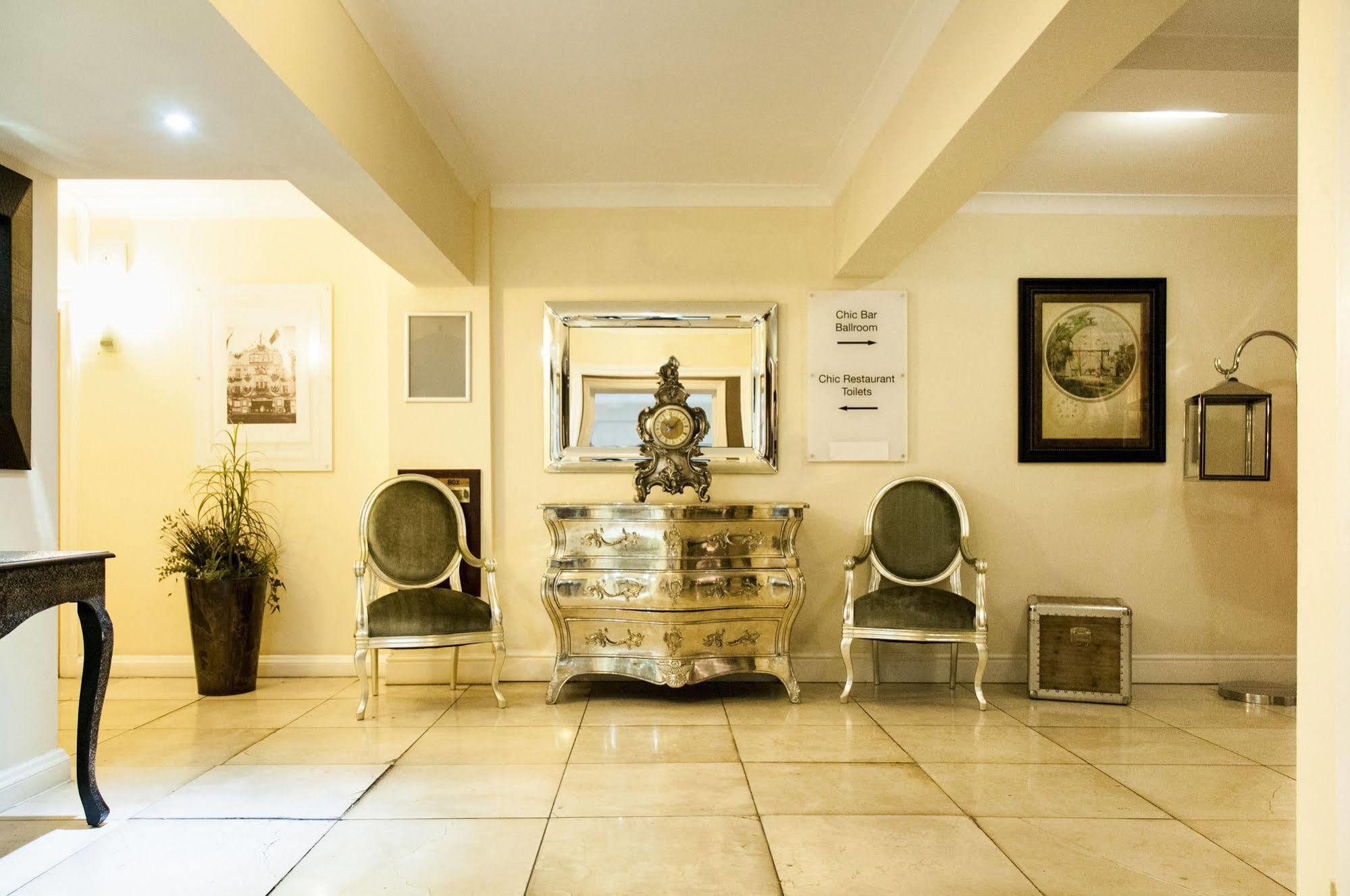 ניוקאסל אנדר ליים Oyo Clayton Lodge מראה חיצוני תמונה