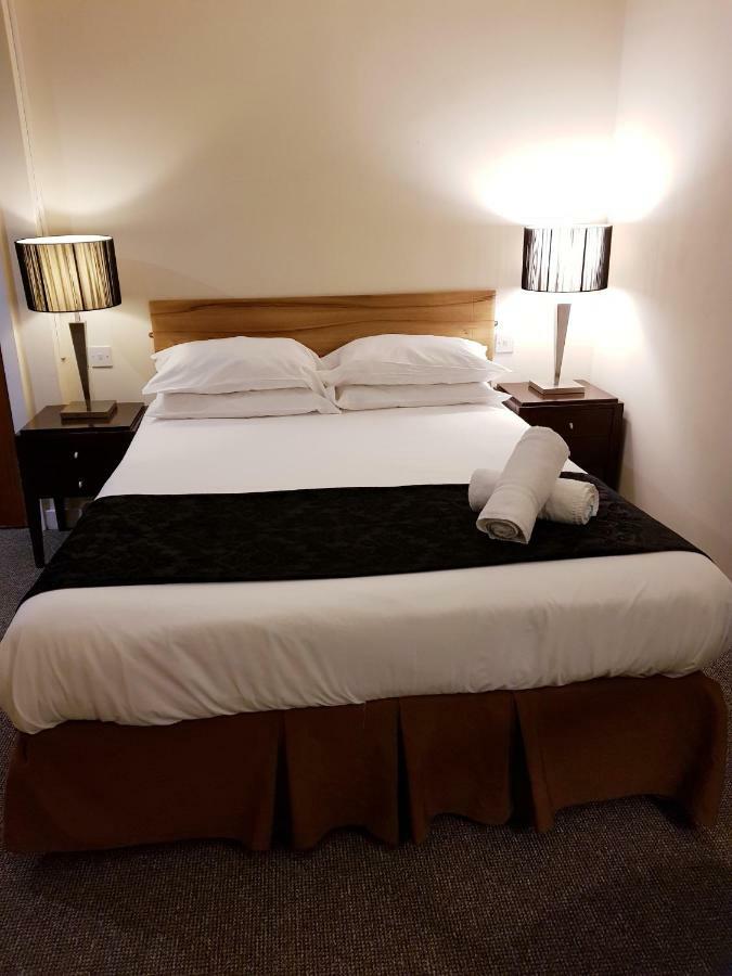 ניוקאסל אנדר ליים Oyo Clayton Lodge מראה חיצוני תמונה