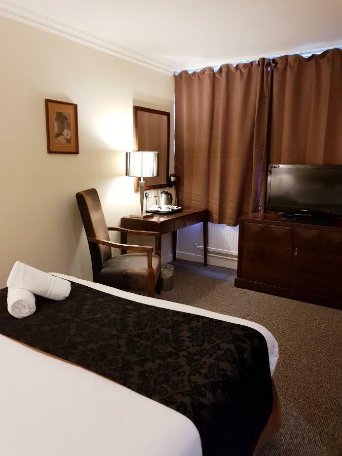 ניוקאסל אנדר ליים Oyo Clayton Lodge מראה חיצוני תמונה